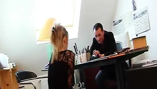 Beschäftigte französische MILF hardcore gefickt und mit sperma bedeckt