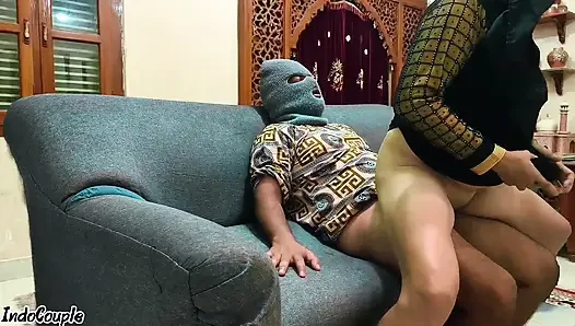 Video viral suami pakistan berhijab indonesia di Jakarta
