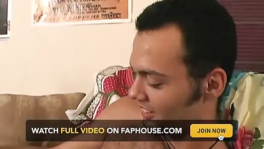 Tante semok kulit hitam ini dientot habis-habisan sampai dicrot di muka