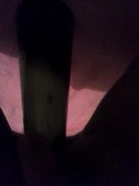 Fisting with a bottle :) i NEED BIG COCK !