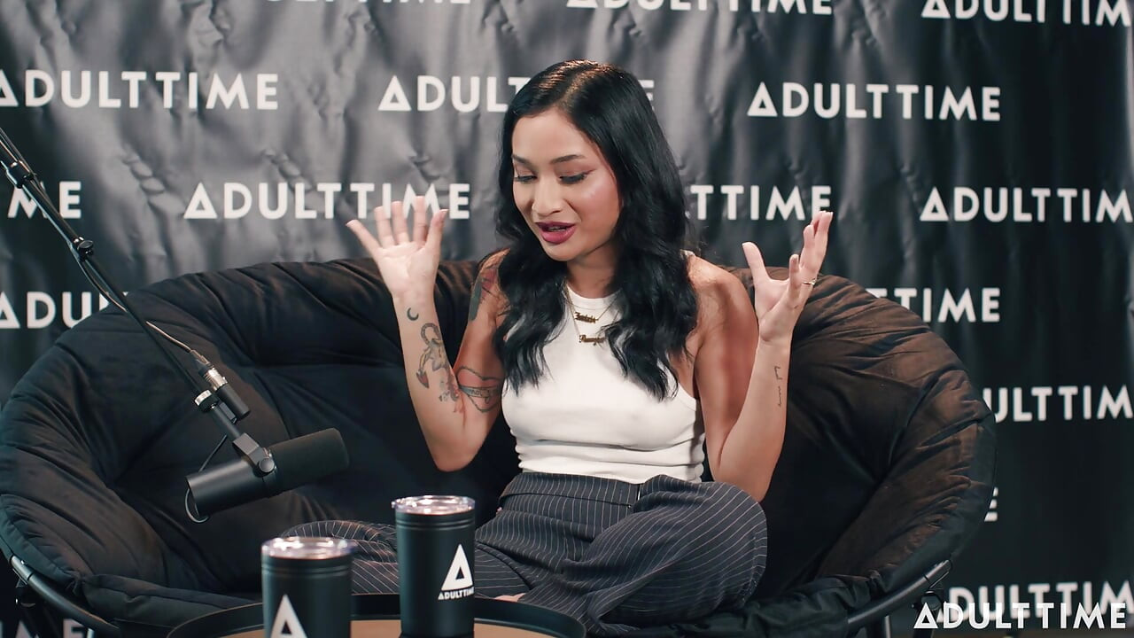 Avery Black Dry Humping, True Crime, & Directing VR Corn | the Adult Time Podcast