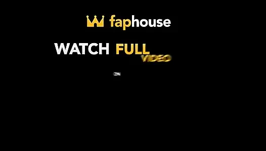 Heiße Kleine Blondine Und Brünette Werden Während Einer Orgie in Den Arsch Geritten