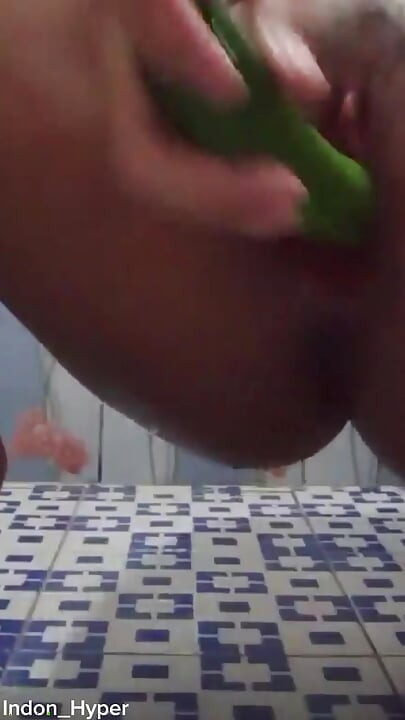 part 2 , ahh darling it feels so good i masturbate in the bathroom while imagining us having sex