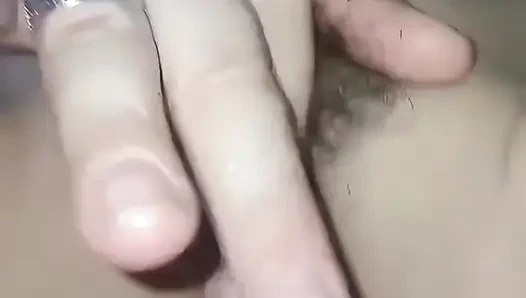 Asyalı ateşli orta yaşlı seksi kadın amını siyah boğaya sert siktiriyor