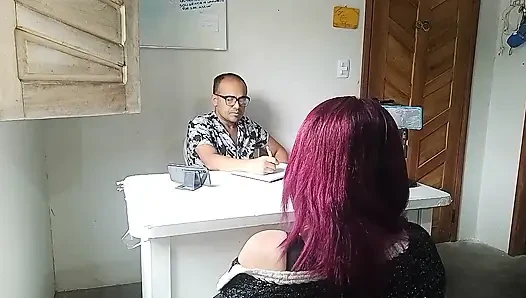 Büyük göğüsleri ve götüyle ateşli bir röportaj