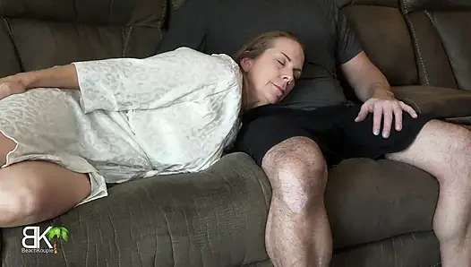 Мамочка и пасынок делят диван! Aitsf230407