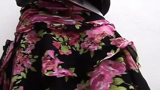 Блондинка с большими сиськами, сексуальная милфа в офисе