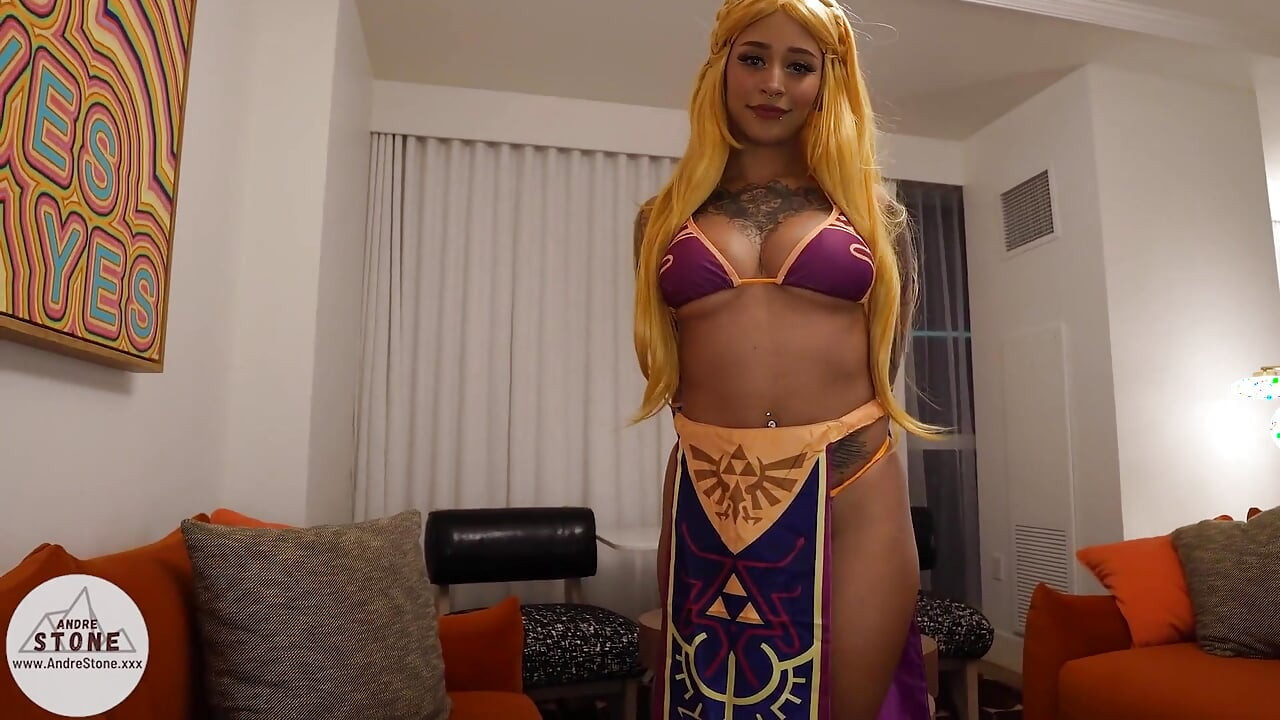 Bunăciunea neagră Annie Verse ia la prelucrat o pulă mare în Zelda Cosplay cu vedere la persoana 1