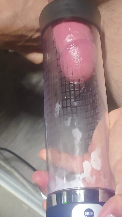 Obrovský penis s mojí vakuovou pumpou