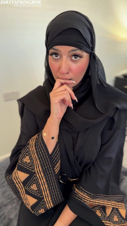 アーリヤはウルドゥー語のJOIでラマダンを締めくくる