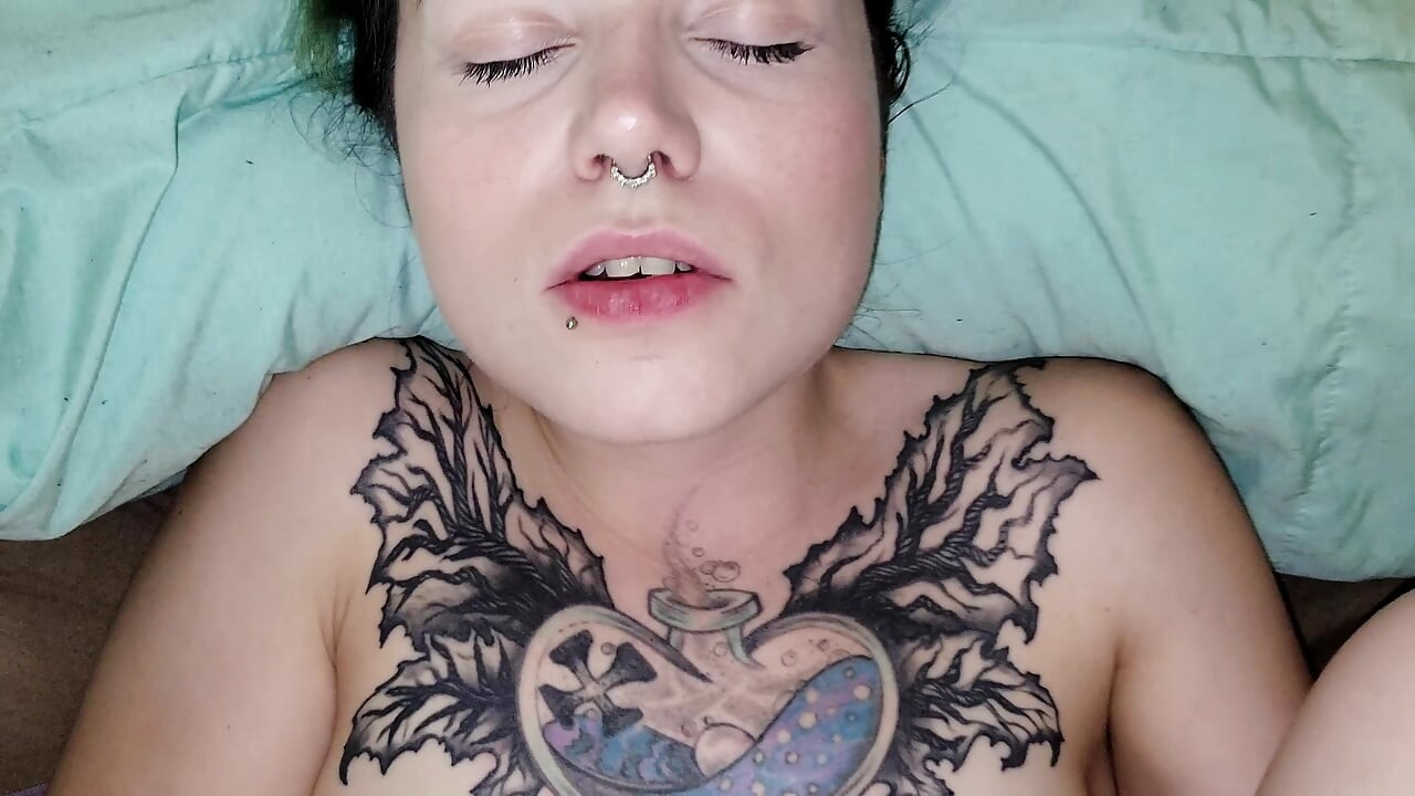 Sucking Dick While Fucking Huge Cock. Cutie Gets It In Both Ends!!