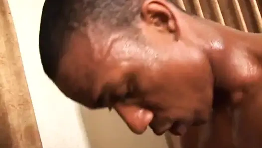 Riesenkörper auf dem penis