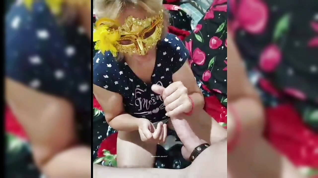 MILF uživa u lepom kurcu!
