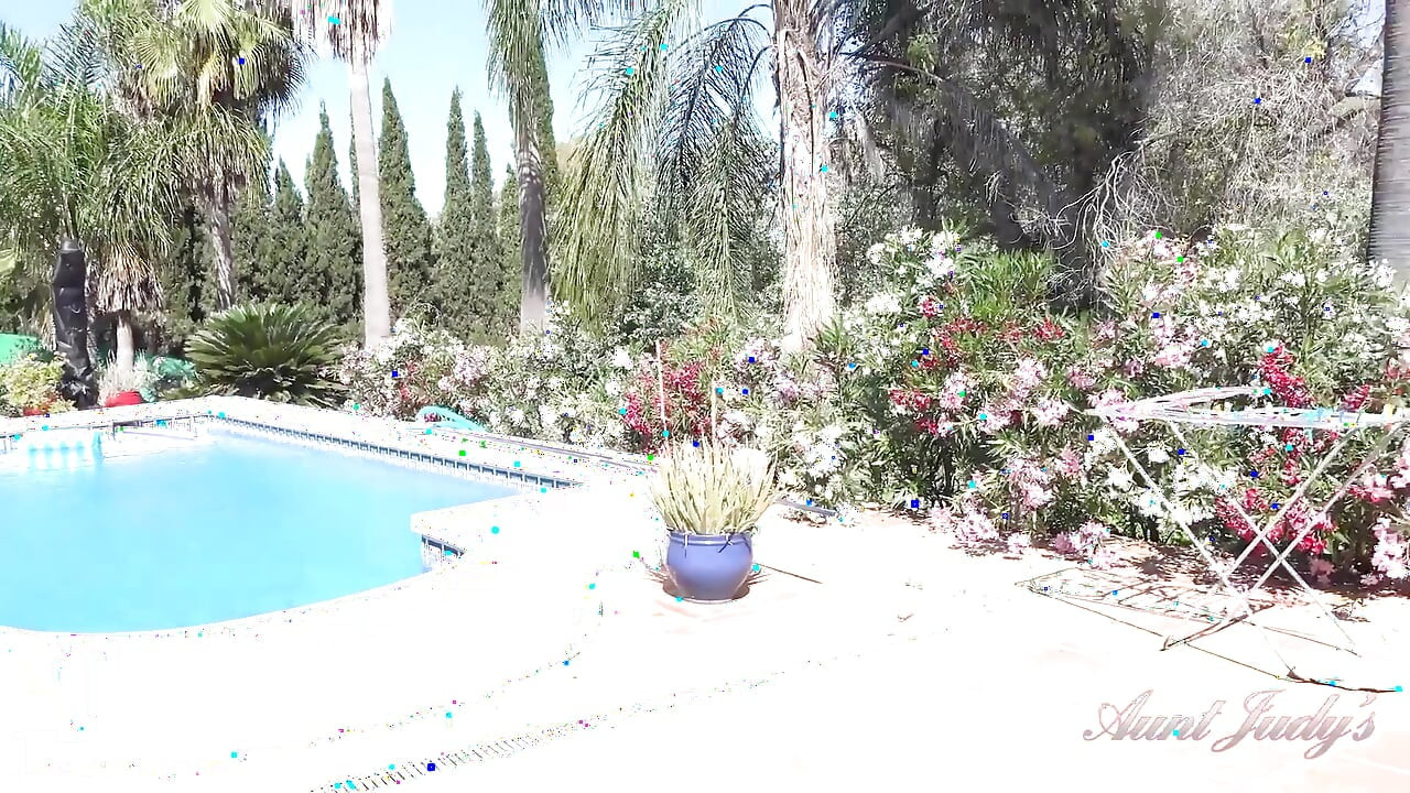 Auntjudys - a Sunny Outdoor Interview with Busty Mature MILF Maggie Moon