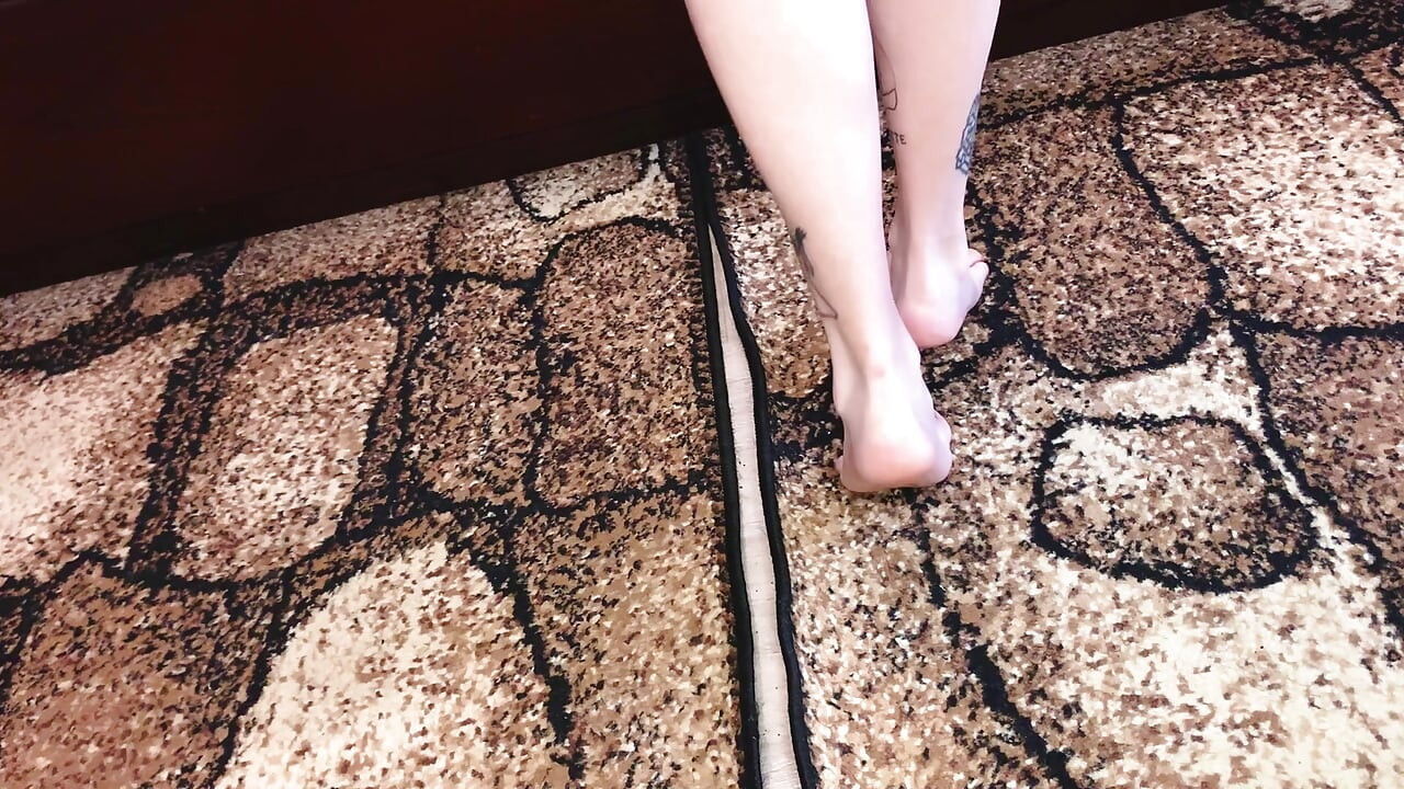 Oh, você gosta dos meus pés? Então olhe para eles