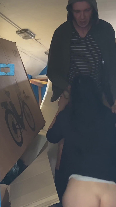 A Warehouse Worker Fucked the Manager Hard Right There on the Boxes and Put Her in Her Place
