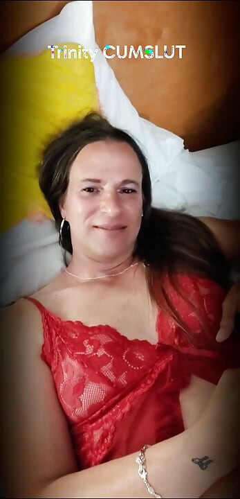 الثالوث cumslut أطعمني