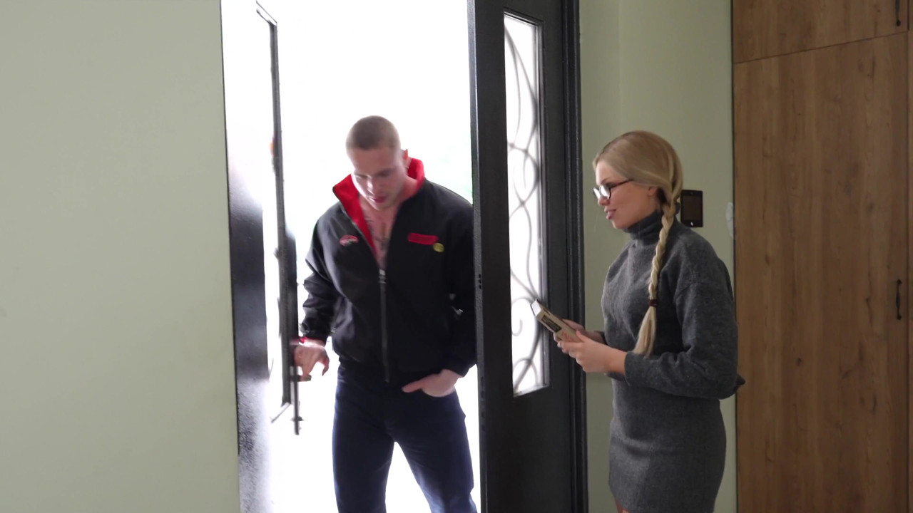 優秀な学生は激しくセックスされ、眼鏡越しに終わった