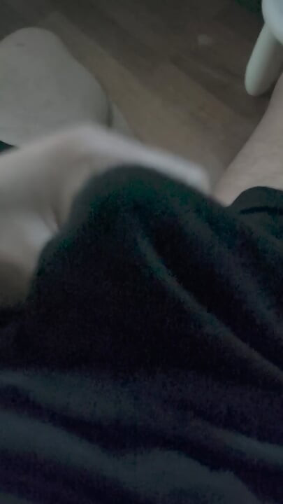 내 작은 친구를 안고 있어 그리고 난 괜찮아