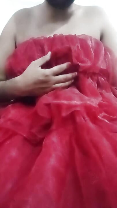 印度同性戀變裝者Gaurisissy真實XXX自製性愛在Red Lehenga