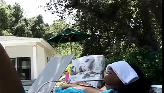 Büyük memeli zenci sürtük sert üçlü grup seks