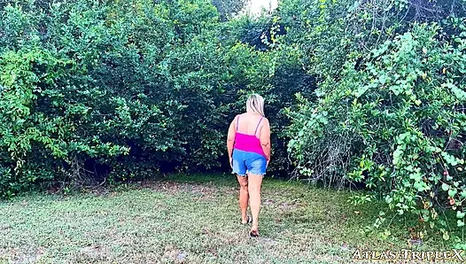 Backyard Blowjobs Episode 1 Venus Gets Covered