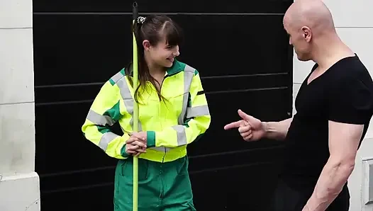 Luna rival si bintang perancis menyapu jalanan 1