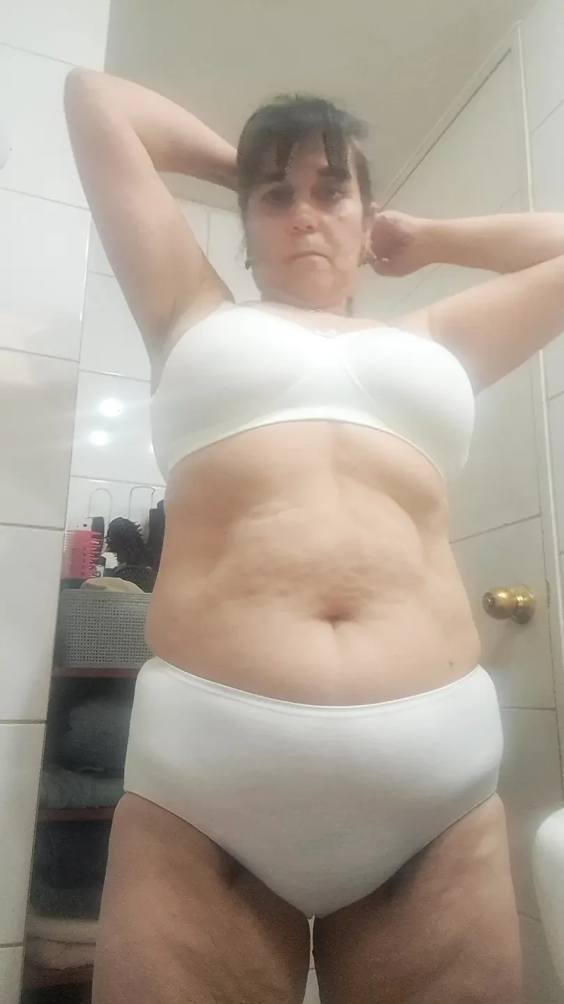 Awak boleh tengok rambut dalam seluar dalam ibu