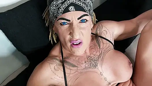 Vakum pompamla büyük amcığımı giydim