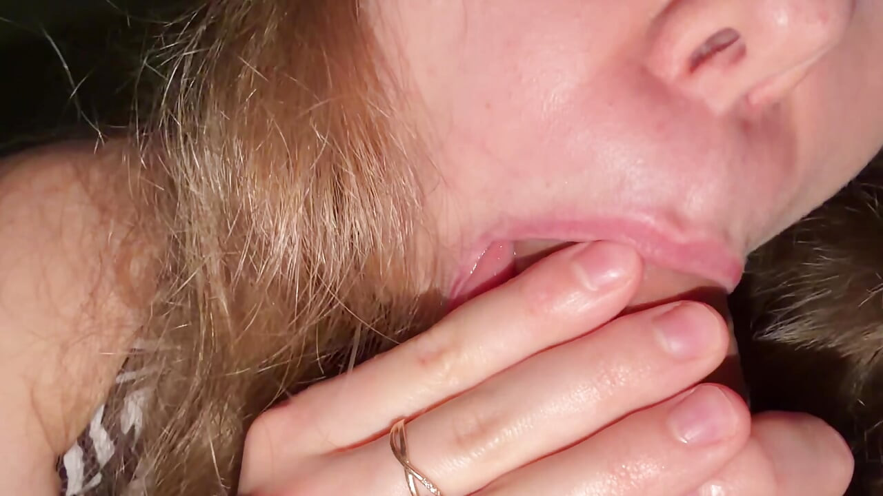 Eva Vox dá ao namorado um boquete quente depois do trabalho
