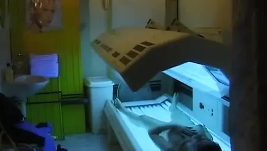 Şezlongda bronzlaşmayı seven Alman hatunla solo seans