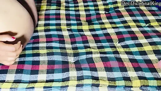 Индийская девушка дези собачьим стилем