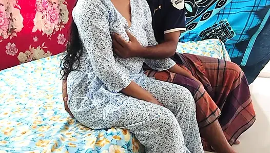 Adik tiri yang super hot ini dientot habis-habisan sama besar sampai merem melek