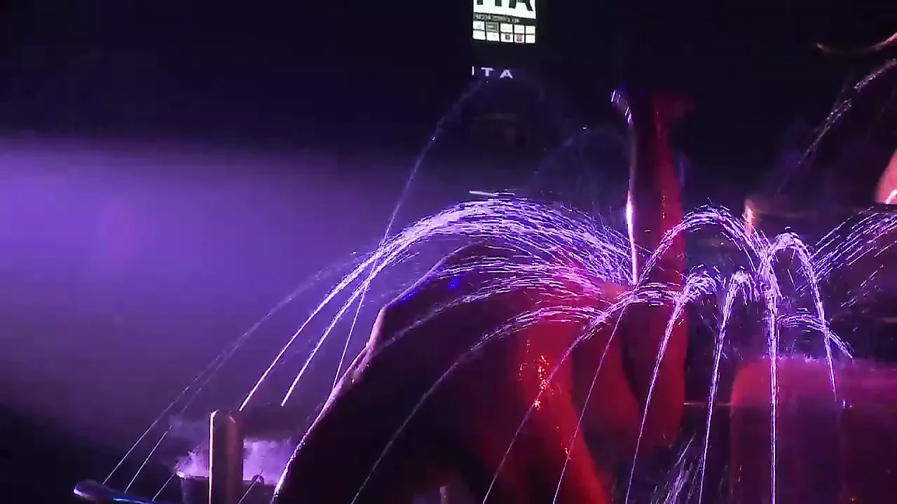 澳大利亚裸体小姐
