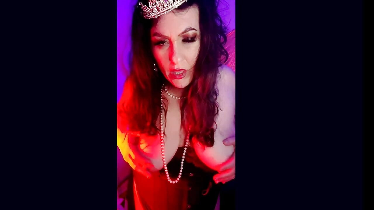 HOmewrecking BBW Babe SanDiego8383 bdegs fotr her married lover's cock