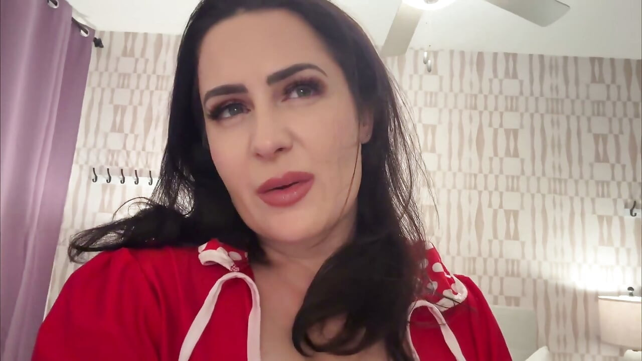 Tilly Mcreese's Sultry '50s Giantess Fantasy 4K POV Tiny Thrills Awaits!