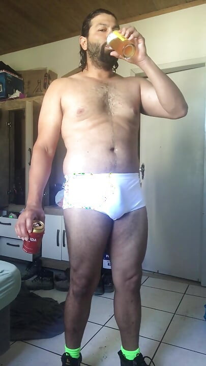 Probándome bañadores y botas nuevas. Ejercicios y estiramientos.