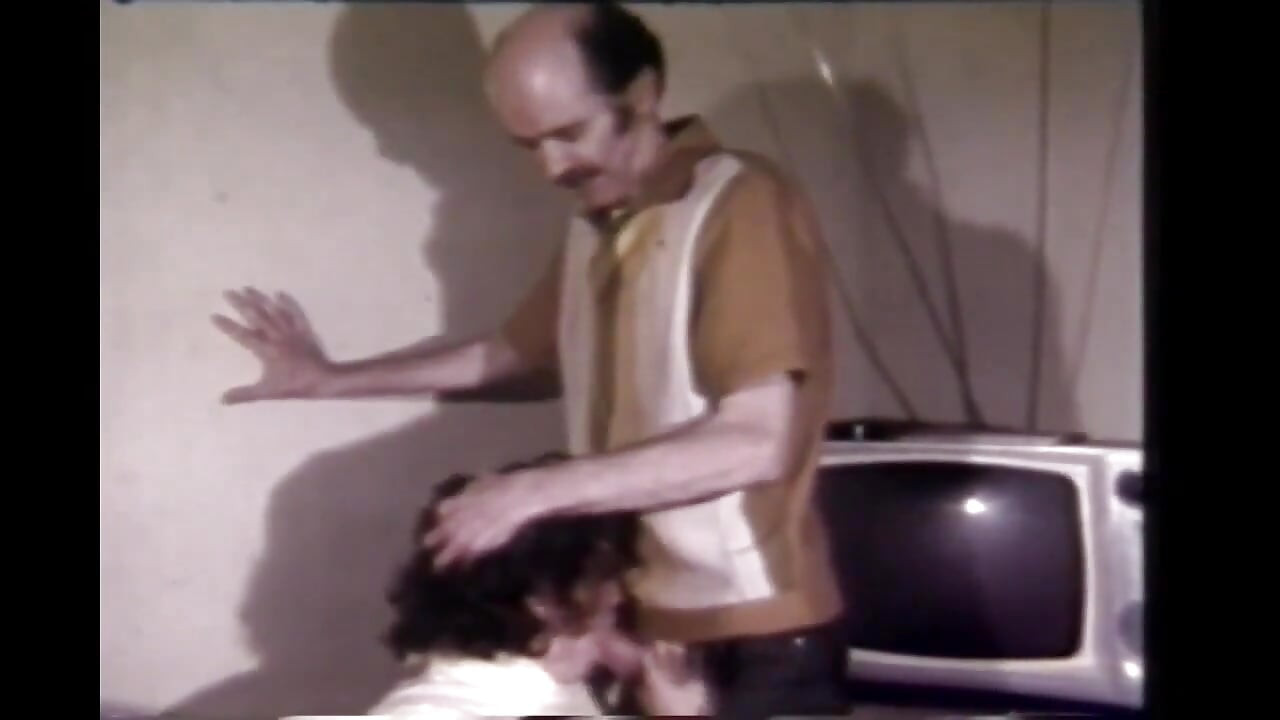 Distracție în sex oral în față cu ejaculare (film complet)