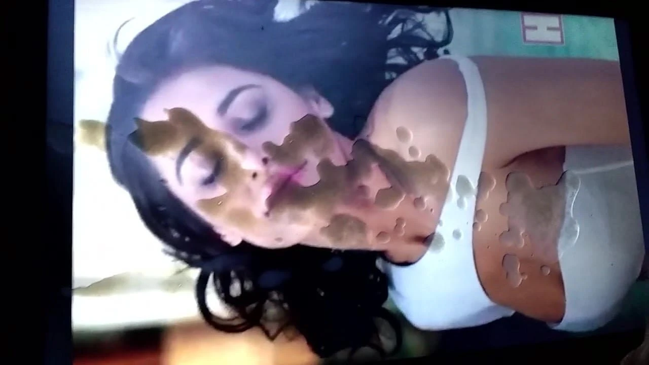 Cum tribute to Nargis Fakhri!!!