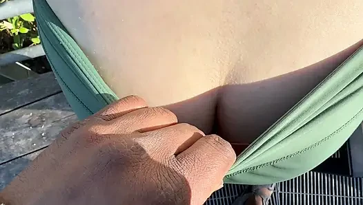 I met this Russian girl in a public park , And no resistance to play her a bit