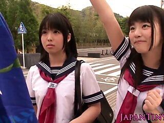 Petite Japanese schoolgirls love threeway