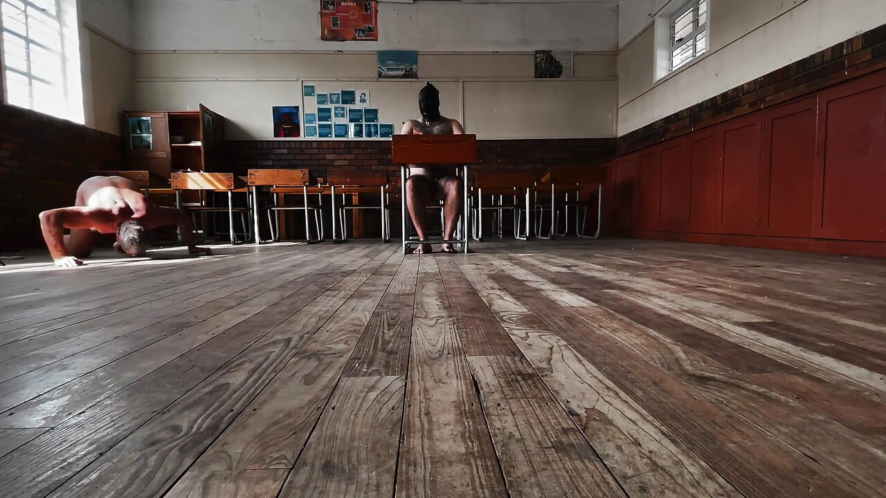 Dominatrix sahibe April - köle eğitim akademisi