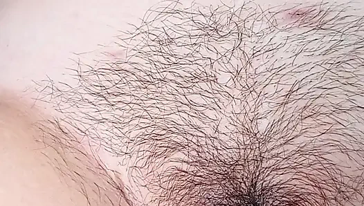 пальцами на автостоянке с молоком