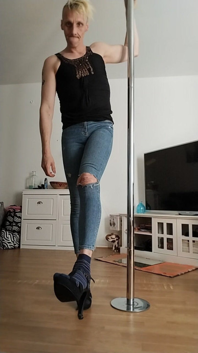 Pole dancing