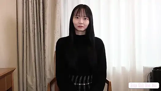 Fragile yet Radiant Beauty with Idol Level Looks Shows Her Charm in a Rare First Private Appearance