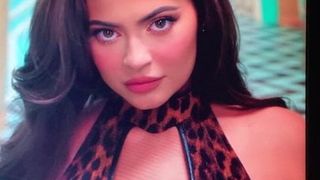 Трибьют спермы для Kylie Jenner