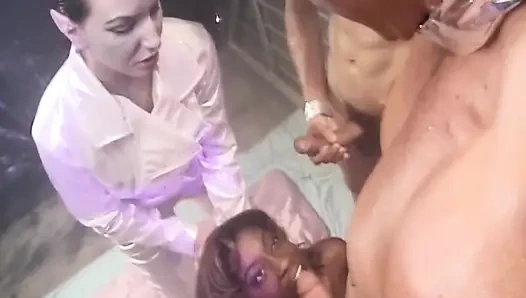 Ahegao si cewek nakal kulit hitam dientot habis-habisan sama kontol besar pria kulit hitam sampai tenggorokan