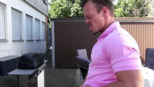 Сексуальная милфа с большой задницей обожает жесткий трах киски