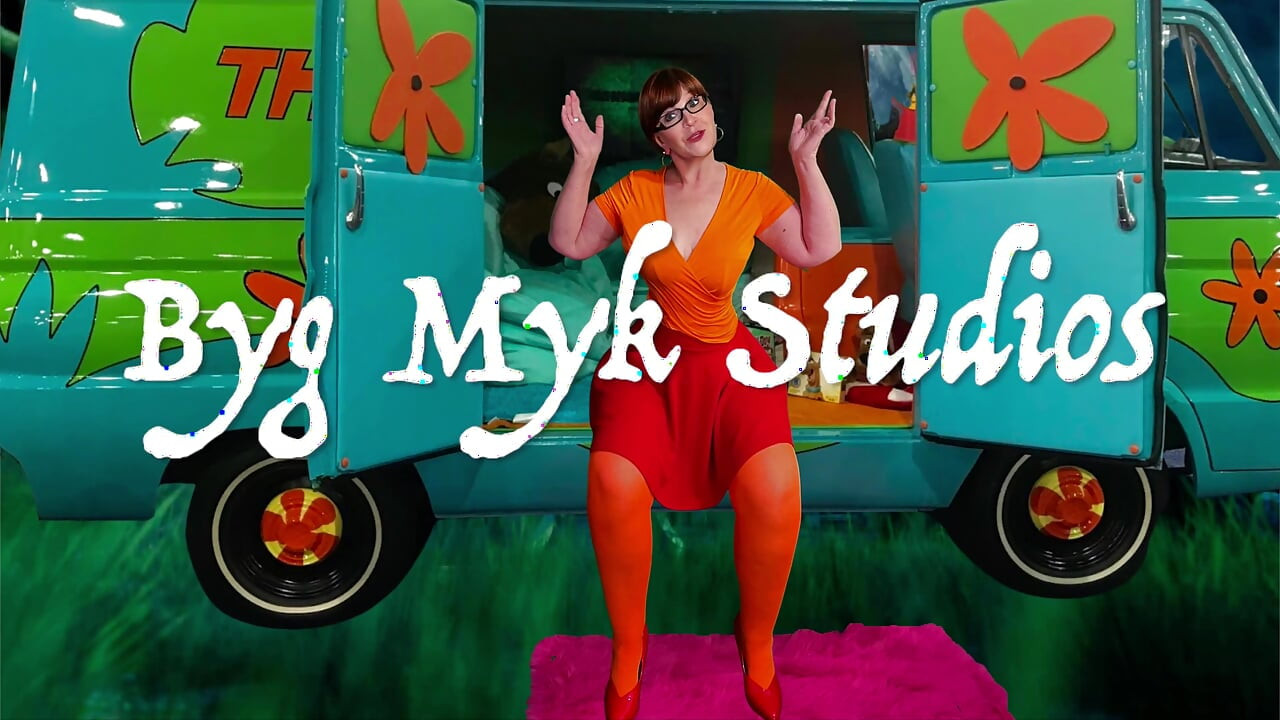 Granny Velma Dinkley's Undercover Slutty Sleuth Cock Sucker 8623 Fap