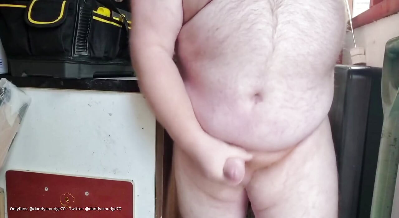 Daddy Cums in Shed